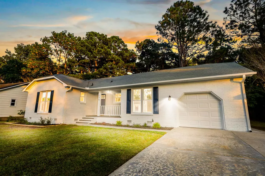 126 Canaberry Cir, Summerville, SC 29483