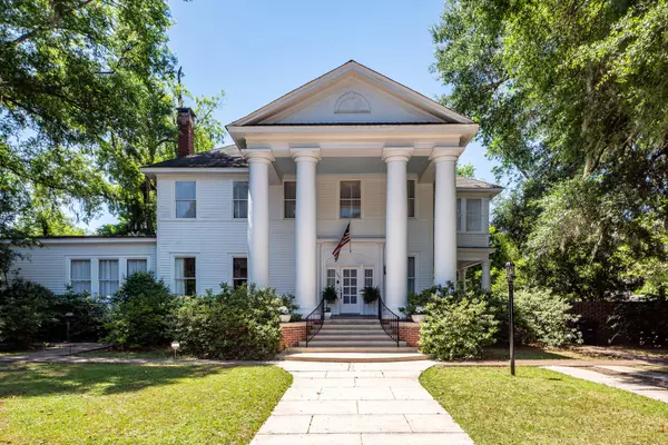 Walterboro, SC 29488,458 Hampton St