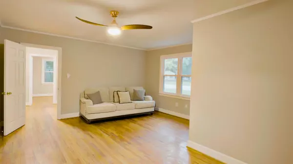 Walterboro, SC 29488,109 Bishop St