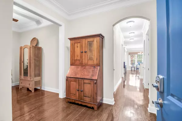 Charleston, SC 29492,200 River Landing Dr #B205