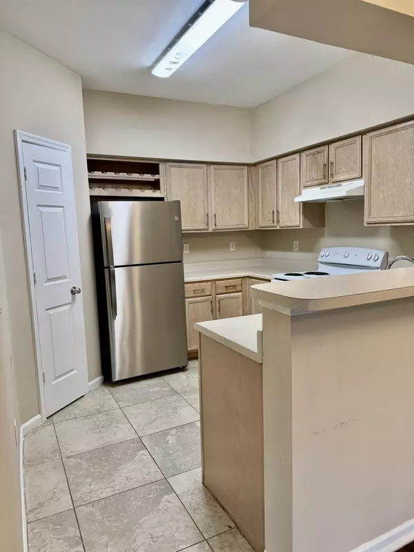 Charleston, SC 29412,700 Daniel Ellis Dr #14104