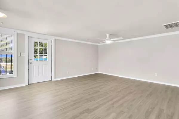 North Charleston, SC 29405,4440 Spruill Ave #B