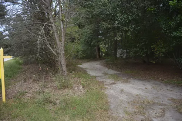 Edisto Island, SC 29438,1042 Highway 174