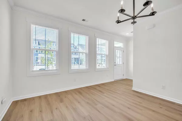 Summerville, SC 29486,613 Southview Ln