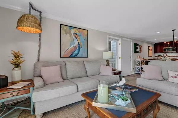 Edisto Island, SC 29438,283 Driftwood Ln