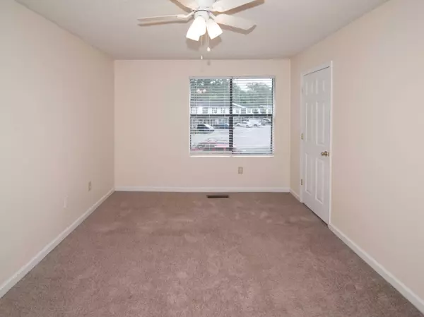 North Charleston, SC 29406,6240 Lucille Dr #161-E