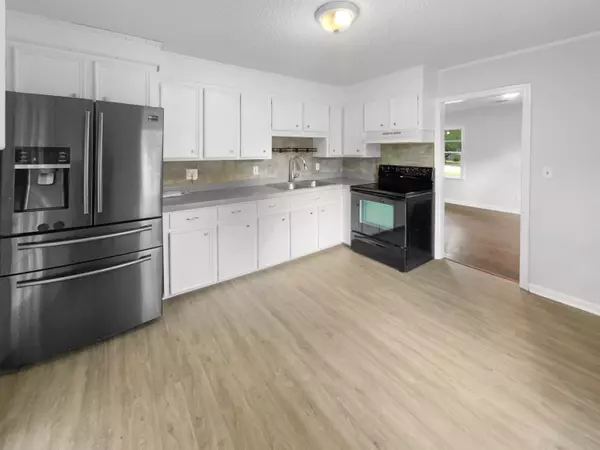 Summerville, SC 29483,302 Embassy Dr