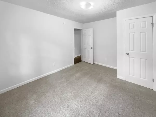 Summerville, SC 29483,302 Embassy Dr