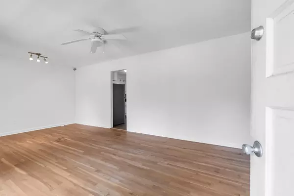 North Charleston, SC 29418,5309 Chantilly Ln