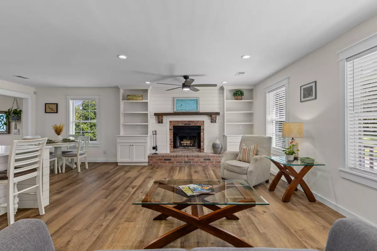 Mcclellanville, SC 29458,210 Cassena Street