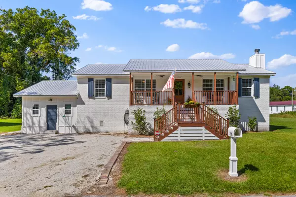 Mcclellanville, SC 29458,210 Cassena Street