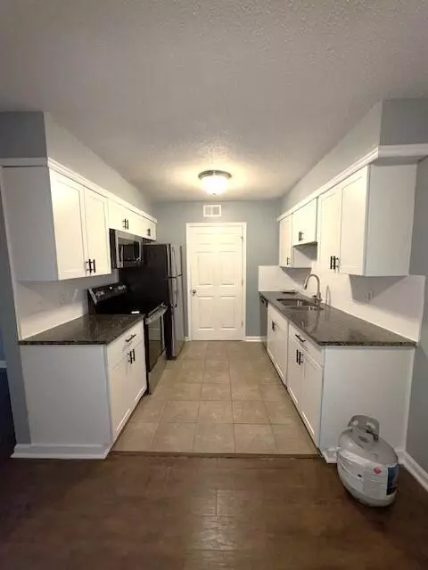 Charleston, SC 29412,1402 Camp Rd #1b