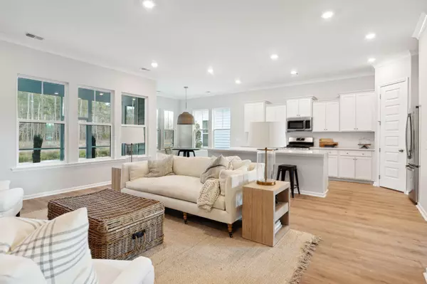 Summerville, SC 29485,1674 Locals St