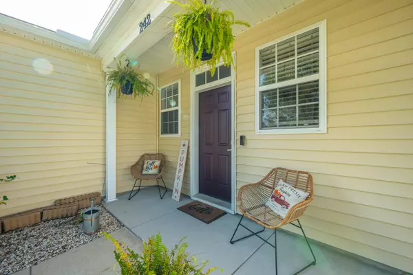 Summerville, SC 29485,242 Medford Dr