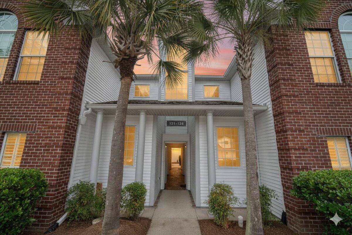 126 Golfview Ln, Summerville, SC 29485