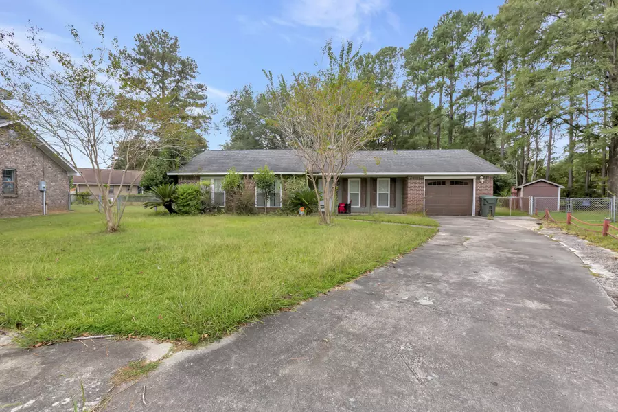 412 Fox Hunt Rd, Goose Creek, SC 29445