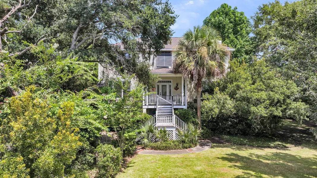 1505 Headquarters Plantation Dr, Johns Island, SC 29455