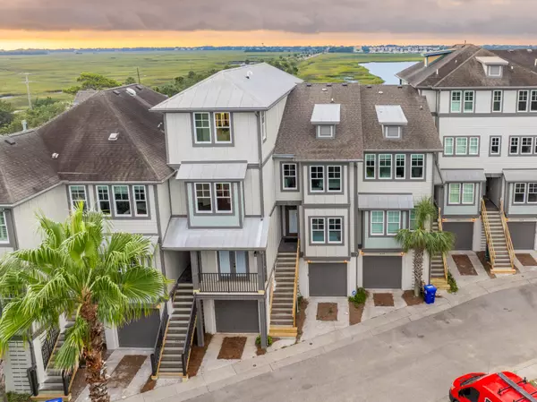 985 Cove Bay Ln, Mount Pleasant, SC 29464