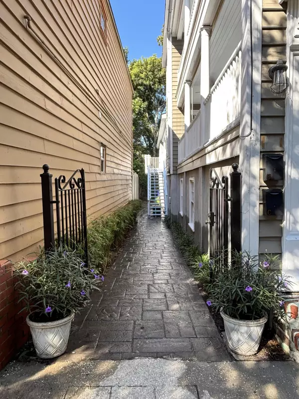 Charleston, SC 29403,87 America St #C