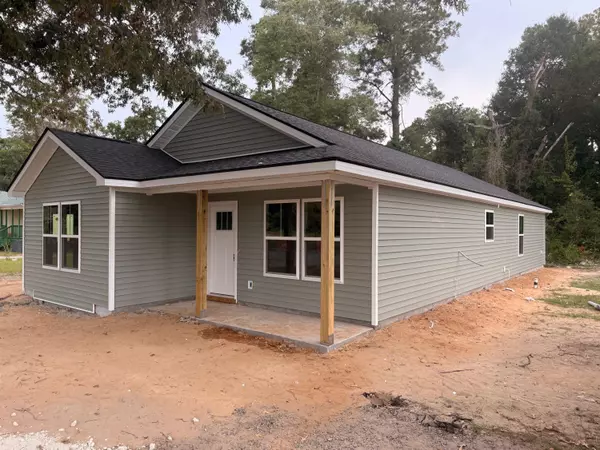 Walterboro, SC 29488,911 N Lemacks St