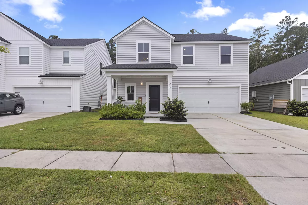 Summerville, SC 29485,219 Pink Azalea St