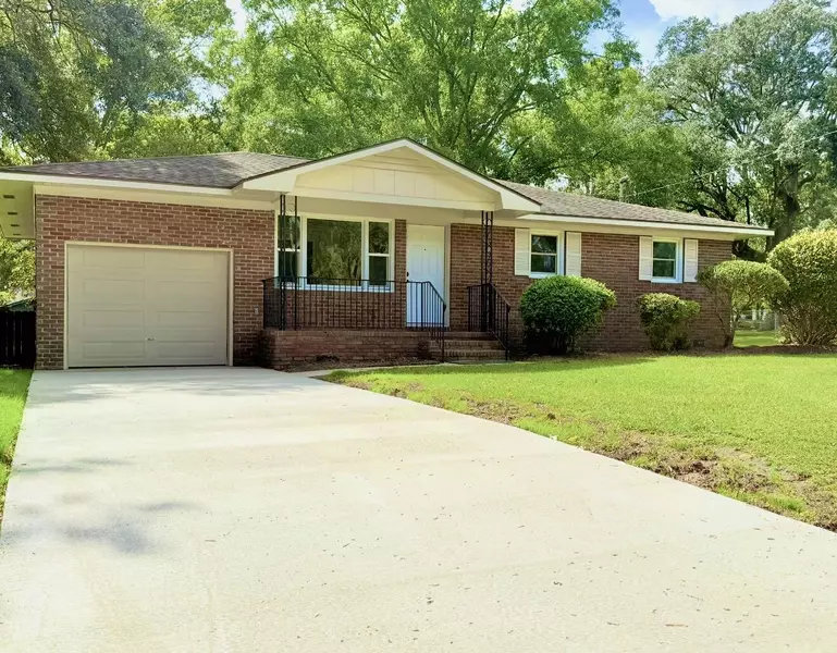 106 Lamie Dr, Ladson, SC 29456