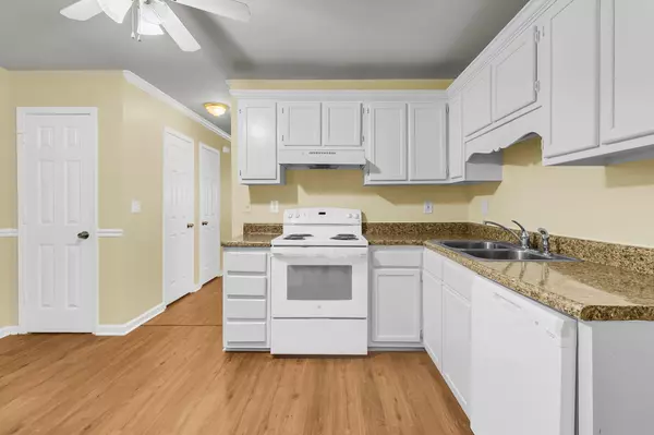 North Charleston, SC 29406,6239 Lucille Drive Dr #17-D
