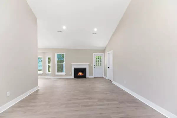 North Charleston, SC 29406,2916 Salamander Creek Ln