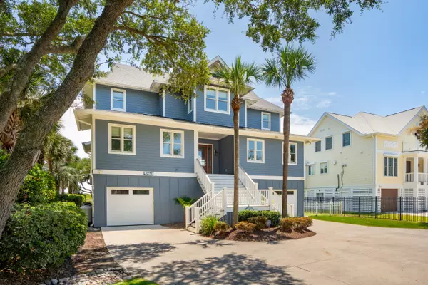 Isle Of Palms, SC 29451,2904b Palm