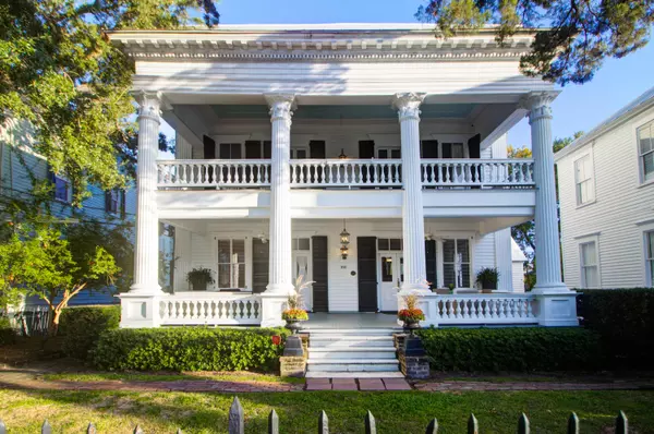 180 Broad St #A, Charleston, SC 29401