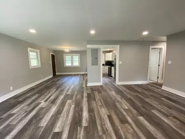 Summerville, SC 29483,618 Boone Hill Rd