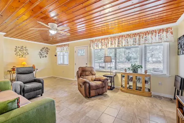 Summerton, SC 29148,2 Mood Dr