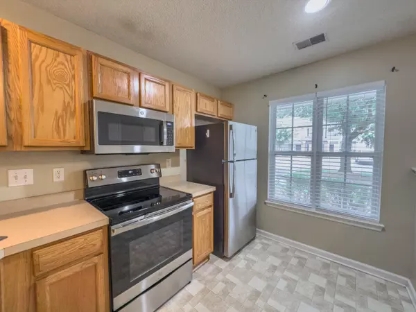 Summerville, SC 29483,703 Pine Bluff Dr