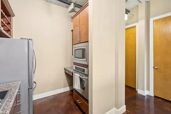 Charleston, SC 29401,150 Bee St #406