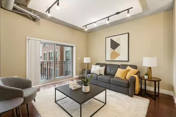 Charleston, SC 29401,150 Bee St #406