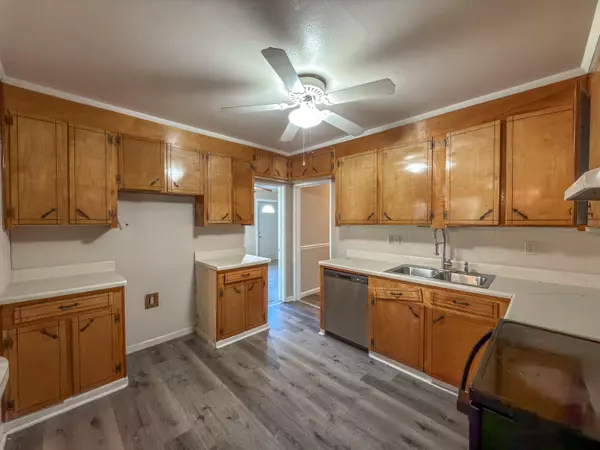 Goose Creek, SC 29445,211 Pineview Dr