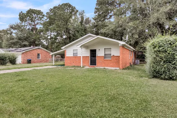 218 Gardenia St, Summerville, SC 29483