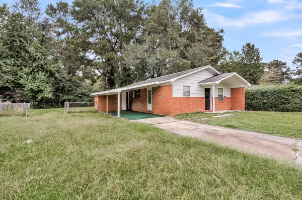 Summerville, SC 29483,218 Gardenia St