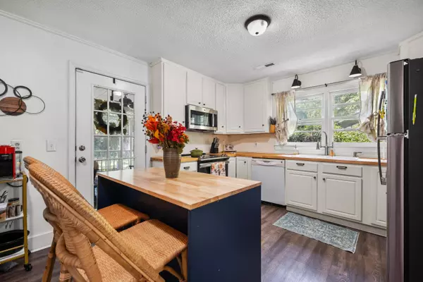 Yemassee, SC 29945,41 Lacey St St