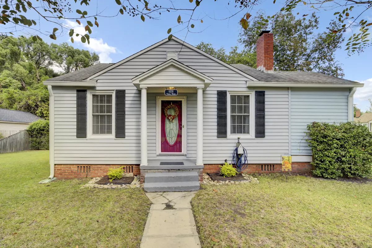 Hanahan, SC 29410,1211 Vienna Woods Rd