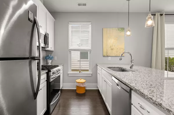 Summerville, SC 29486,310 Watergrass St