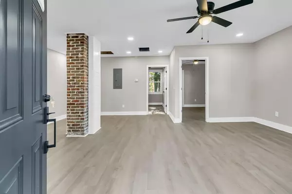 North Charleston, SC 29405,2208 Bailey Dr