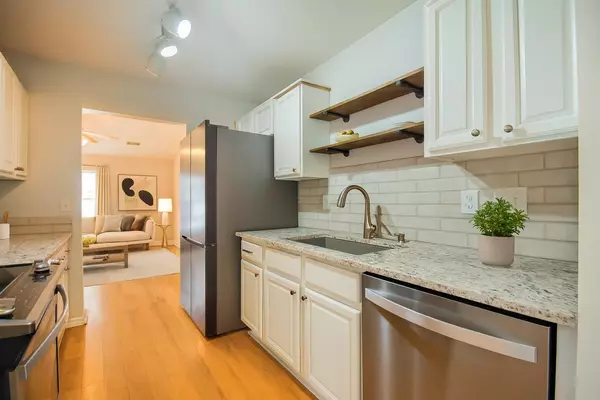 North Charleston, SC 29418,7867 Park Gate Dr