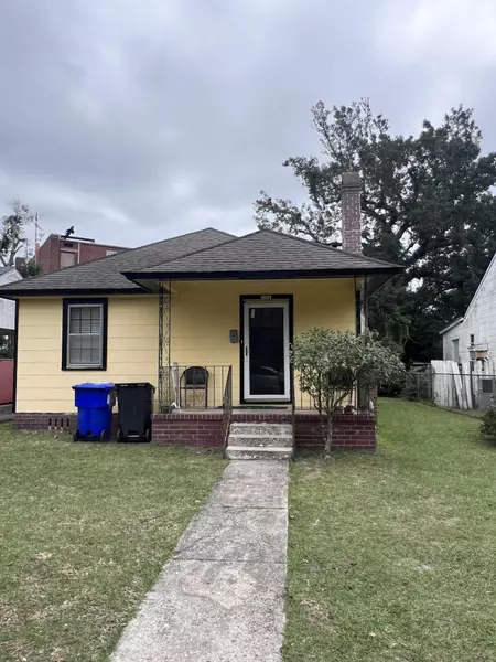 2129 Thornlee Dr, North Charleston, SC 29405