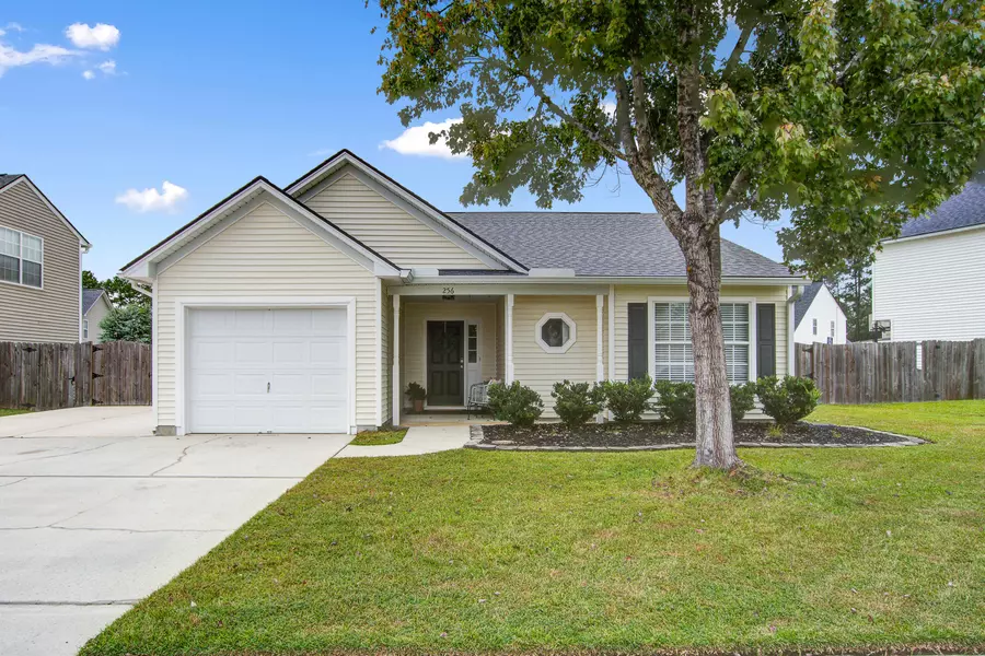 256 Dunning Rd, Summerville, SC 29486