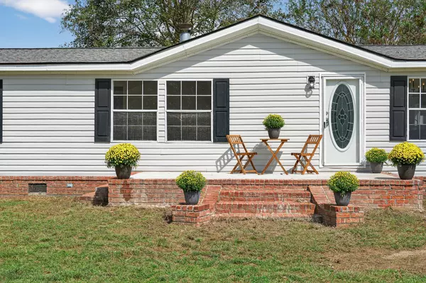 Harleyville, SC 29448,643 E Main St