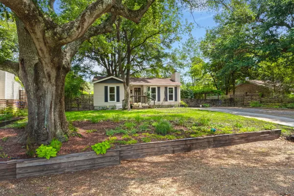 1308 Driftwood Dr, Charleston, SC 29412