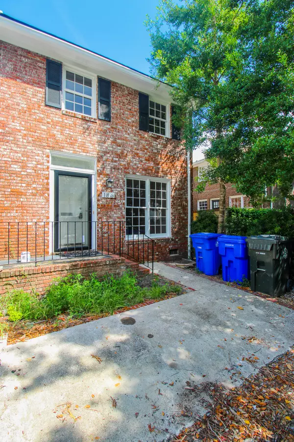 Charleston, SC 29403,186 Queen St