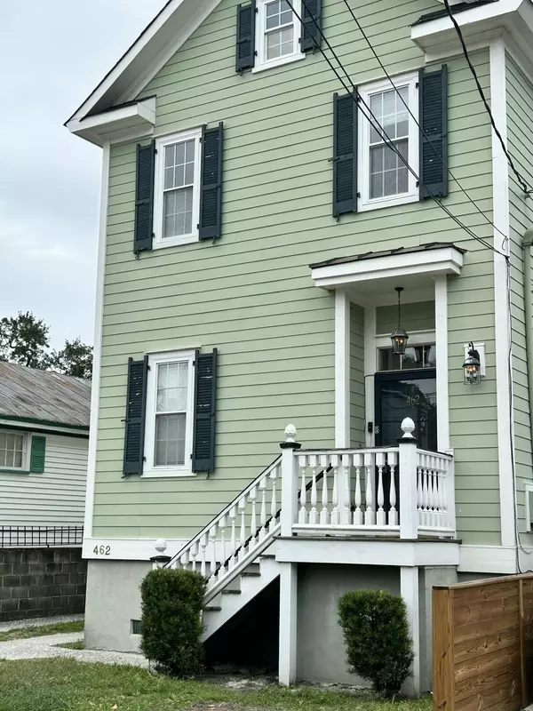 462 Race St #B, Charleston, SC 29403