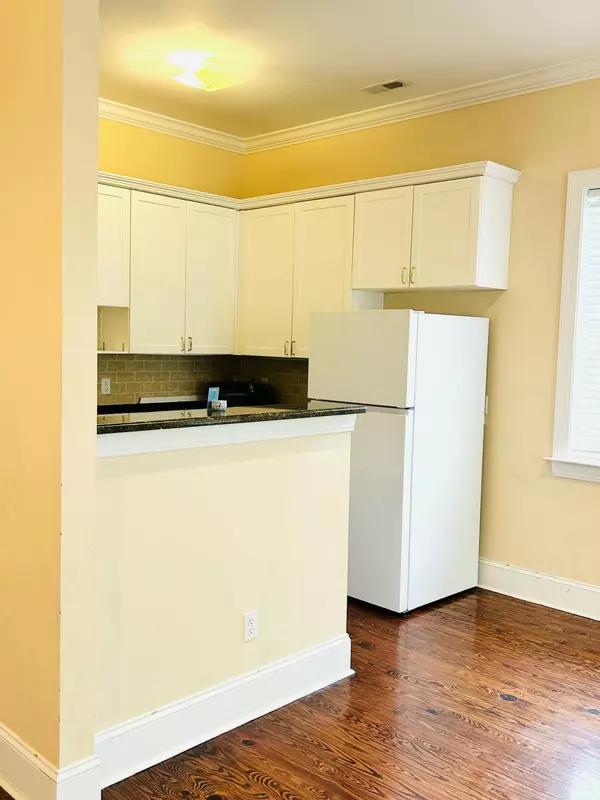 Charleston, SC 29403,462 Race St #B